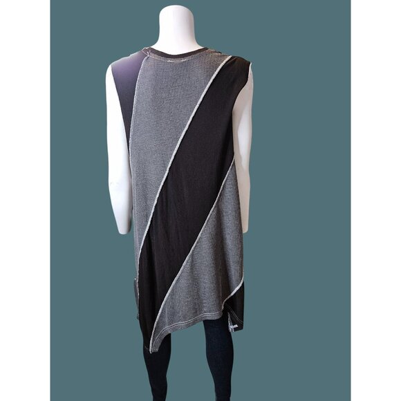 2/$35 Asymmetrical Black & Gray Sleeveless Lagenlook Tunic Top By POL Womens S - Picture 3 of 8